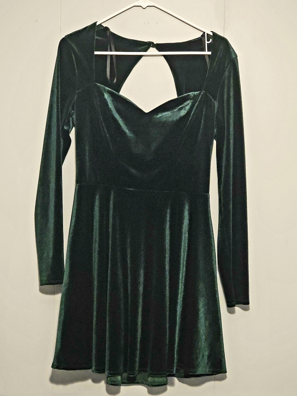 Velvet Long-Sleeve Dress in Dark Green Tag Says Size 9/10